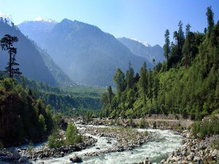 హిమాచల్ నదిలో 24 మంది సిటీ విద్యార్థులు గల్లంతు