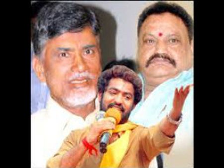 ఒక్కటయ్యారు: జూ. ఎన్టీఆర్ కారు తోలారు 