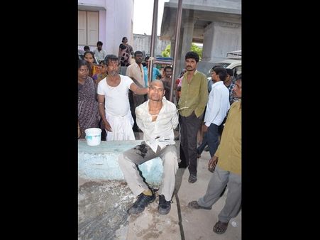 చాక్లెట్ ఇస్తానని జూనియర్ ఆర్టిస్ట్ రేప్, గుండుగీసి(ఫోటో)