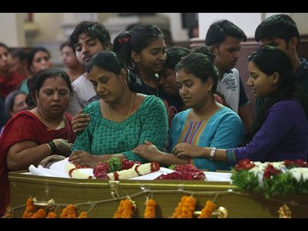 దేవాశిష్ అంతిమయాత్ర: మరో 2మృతదేహాలు(పిక్చర్స్)