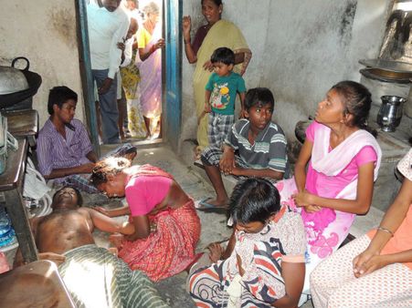 11 నిమిషాల్లో ఫుల్ బాటిల్: ప్రాణం తీసిన పందెం(ఫొటో)