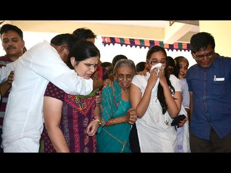 ట్రాజెడీ: సాయిరాజ్ ఫ్యామిలీ కన్నీరుమున్నీరు(పిక్చర్స్)