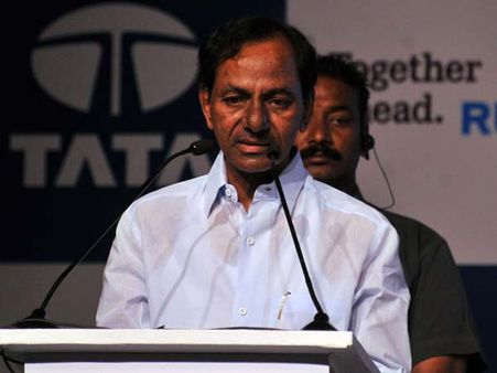 కాంగ్రెస్ ఎత్తు, షాకిస్తూ కేసీఆర్ పైఎత్తు: గౌడ్‌కు ఛాన్స్