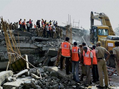 శిథిలాలు: 39 గంటల తర్వాత ప్రాణాలతో ఆంధ్ర మహిళ