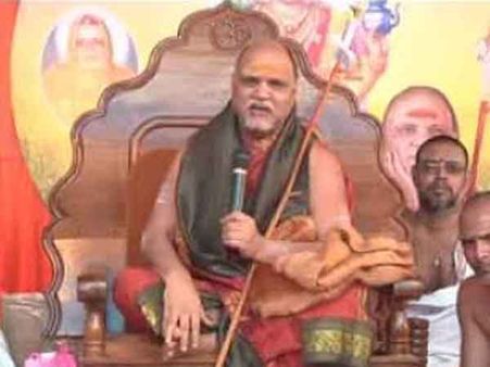 చంద్రబాబు వల్లే వానల్లేవు: శారదా పీఠాధిపతి వ్యాఖ్య