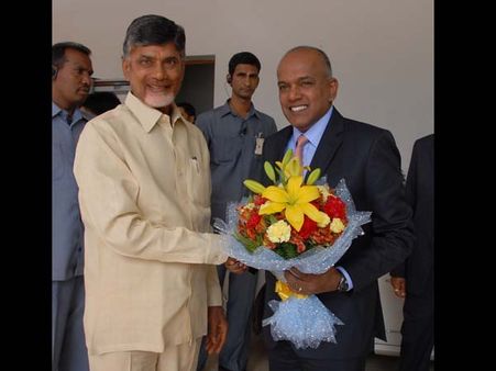 బాబు టార్గెట్ 3 మెగా, 36స్మాల్: సింగపూర్ సాయం