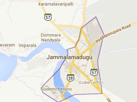 టీడీపీ కార్యకర్తలపై లాఠీఛార్జ్, జమ్మలమడుగులో ఉద్రిక్తత