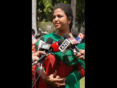 బడ్జెట్‌పై ఆచితూచి జగన్‌పార్టీ: ఫరవాలేదని బుట్టా రేణుక