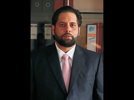 బెంగళూర్ రేప్: స్కూల్ చైర్మన్ అరెస్టు, ఆందోళనలు