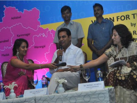 నాన్న నేను ఒకే ఇంట్లో ఉంటున్నాం: స్థానికతపై కెటిఆర్