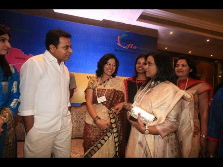 భార్యాభర్తల మధ్య విడాకుల లాంటిది: విభజనపై కెటిఆర్