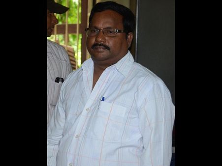 ఎసిబికి రెడ్ హ్యాండెడ్‌గా సాగునీటి అధికారి (పిక్చర్స్) 