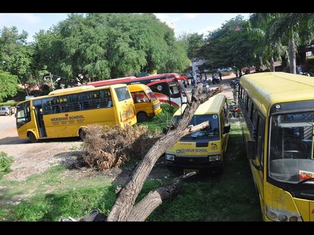 ప్రమాదం: ఆర్టీఏ తనిఖీలు, బస్సుల సీజ్(పిక్చర్స్)