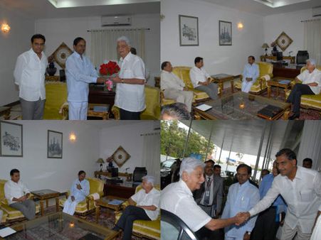 కేసీఆర్‌కు ప్రేమ్‌జీ హామీ, కేటీఆర్ చేయి (పిక్చర్స్)