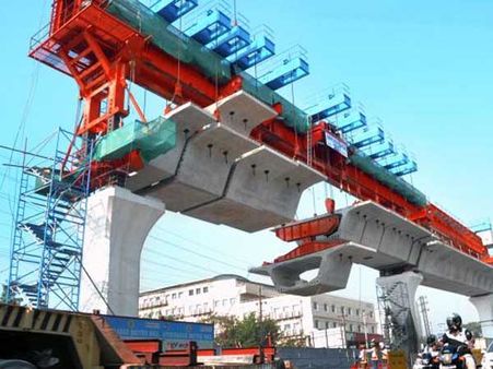 హైదరాబాద్ మెట్రో రైలు రికార్డు: కెసిఆర్ ఖుషీ