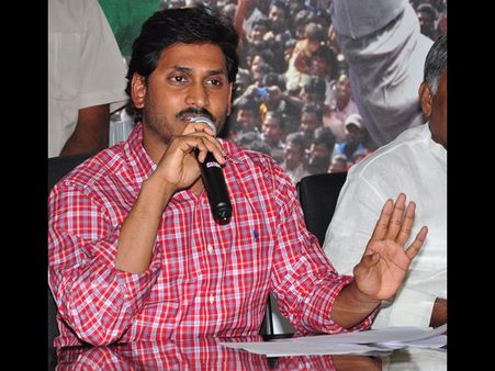 ఈనాడు, ఆంధ్రజ్యోతి, టీవీ9 వల్లే: జగన్, బాబు మోసం..