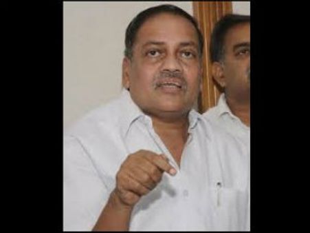 కాపులవల్లే గెలుపు: మండలి, పవన్‌కు మంచి పేరు: కోట