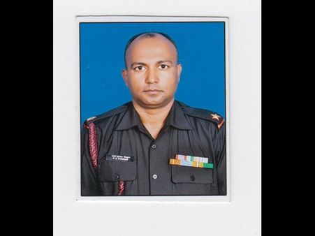 హానీ ట్రాప్: 'అనుష్క' ట్రాప్‌లో ఇతనే, 10లక్షల డిపాజిట్