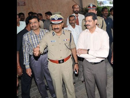 ఒత్తిడితోనే డిఎస్పీ సురేష్ రావు ఆత్మహత్య (ఫొటోలు)