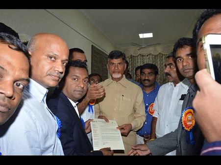 బాబుకు ఆహ్వానం: నాట్స్ 52లక్షల విరాళం(పిక్చర్స్)