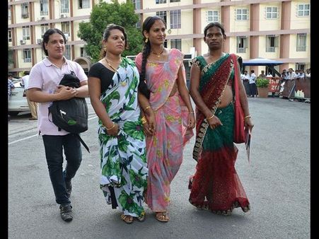 సర్వే: మా సంగతేమిటన్న హిజ్రాలు (పిక్చర్స్)