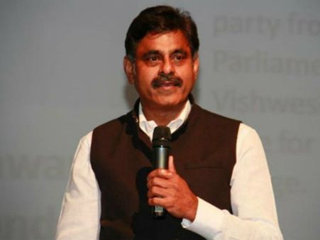 టీ పట్ల బీజేపీకి వివక్ష లేదు: కేసీఆర్‌కు సొంత ఎంపీ షాక్