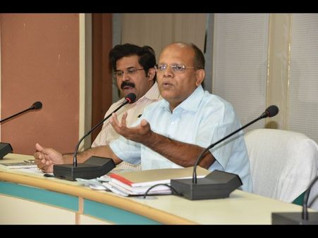 సర్వే షురూ: బోసిబోయిన హైదరాబాద్