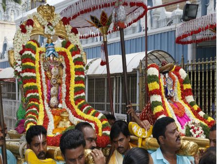 కృష్ణాష్టమి: తిరుమల శ్రీవారి చెంత ఉట్లోత్సవం
