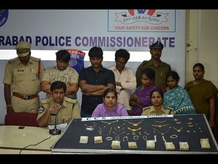 చందన బ్రదర్స్ చోరీ కేసు: దొంగల పట్టివేత (పిక్చర్స్)