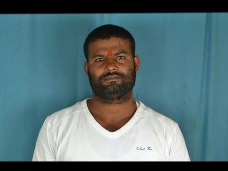 శివ ఎన్‌కౌంటర్: వణికిపోయి ఎల్లంగౌడ్ సరెండర్
