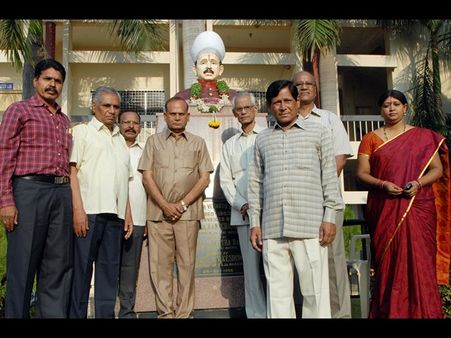 హైదరాబాద్ తొలి కోత్వాల్‌కు ఘన నివాళి (పిక్చర్స్) 