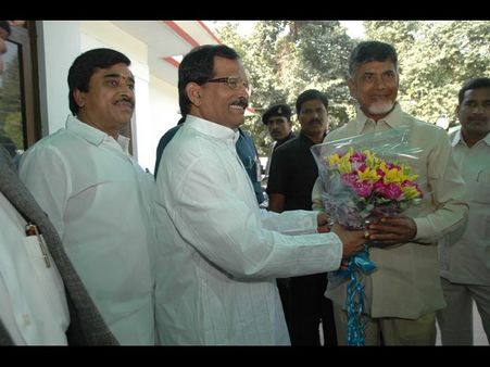 వరుస భేటీలు: ఢిల్లీలో బిజీ బిజీగా చంద్రబాబు(పిక్చర్స్)