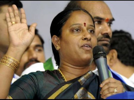 సురేఖనెలా చేర్చుకున్నారు: బీజేపీ, తెరాసలోకి ఎమ్మెల్యే