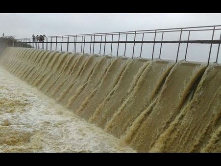 పొంగిన మూసీ, హిమాయత్‌సాగర్‌కు జలకళ(పిక్చర్స్)