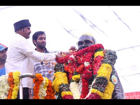 టీచర్‌నే: మోహన్ బాబు, వెంట విష్ణు, మనోజ్(పిక్చర్స్)