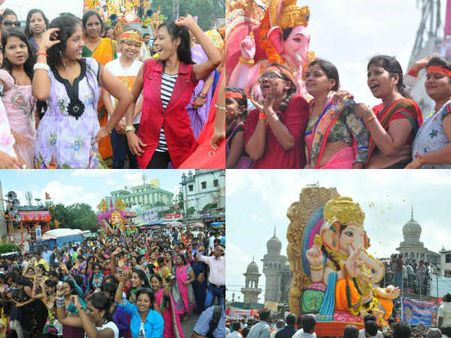 టీలో వర్షంలో యువతీ యువకుల డ్యాన్స్(పిక్చర్స్)