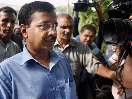 అరవింద్ కేజ్రివాల్ నోట మోడీ గానం: ప్రశంసలు