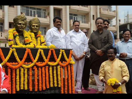 విడిపోయినా కలిసే: బాలుకు జస్‌రాజ్ ఆశీస్సులు