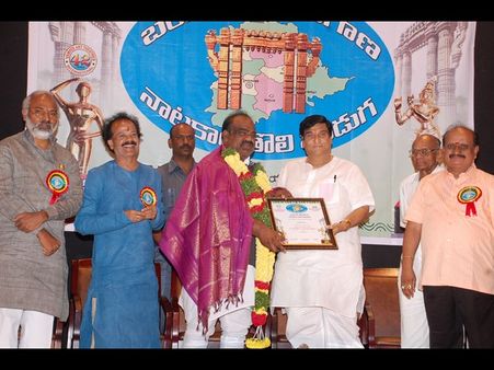 ఆకట్టుకున్న ‘బంగారు తెలంగాణ’ నాటకం(పిక్చర్స్)