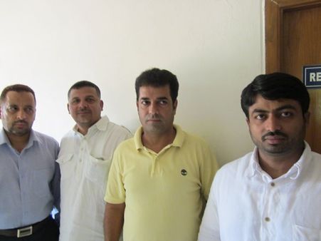 గ్యాంగ్ రేప్ సీన్స్: 4గురు స్నేక్ గ్యాంగ్ సభ్యుల అరెస్టు