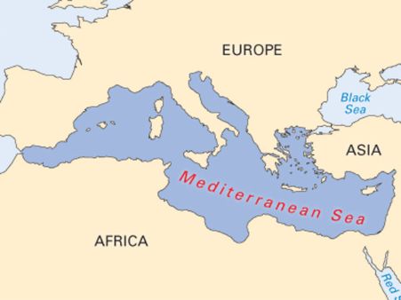 'సముద్రంలో రెండు ఓడల మునక, 500మంది మృతి'