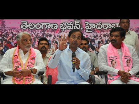 సినిమా కాదు: 'కొత్త' రాగానే లేచిన కేసీఆర్ (పిక్చర్స్)