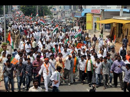 షేమ్: అండర్ వియర్లలో త్రివర్ణ పతాకలు