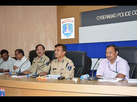 పండుగలు: మత పెద్దలకు కమిషనర్ వార్నింగ్(పిక్చర్స్)