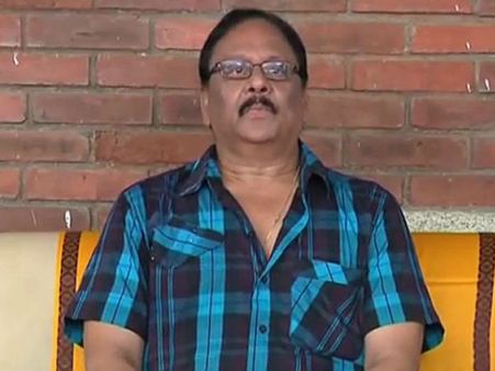 చిరుకు కృష్ణంరాజు చురక, గీతకు అరెస్టు వారెంట్