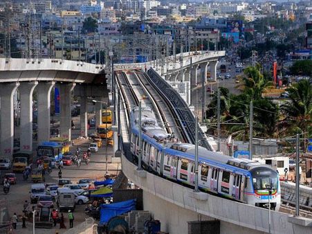 ఆలైన్‌మెంట్ ట్విస్ట్: మెట్రో రైలుపై కేంద్రం గెజిట్!