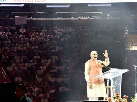 జీవిత కాలం వీసాలు: ఎన్నారైలకు మోడీ వరాలు