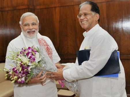 కాంగ్రెస్ సీఎంకు మోడీ అభినందన, సచిన్ టెండుల్కర్‌కూ