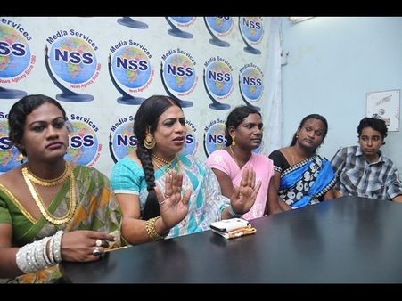 నమిత, రోజా.. హిజ్రాల భయం: తెలంగాణలో సమితి