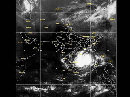 ముంచుకొస్తున్న హుధుద్: ఈ ప్రాంతాలకు ముప్పు